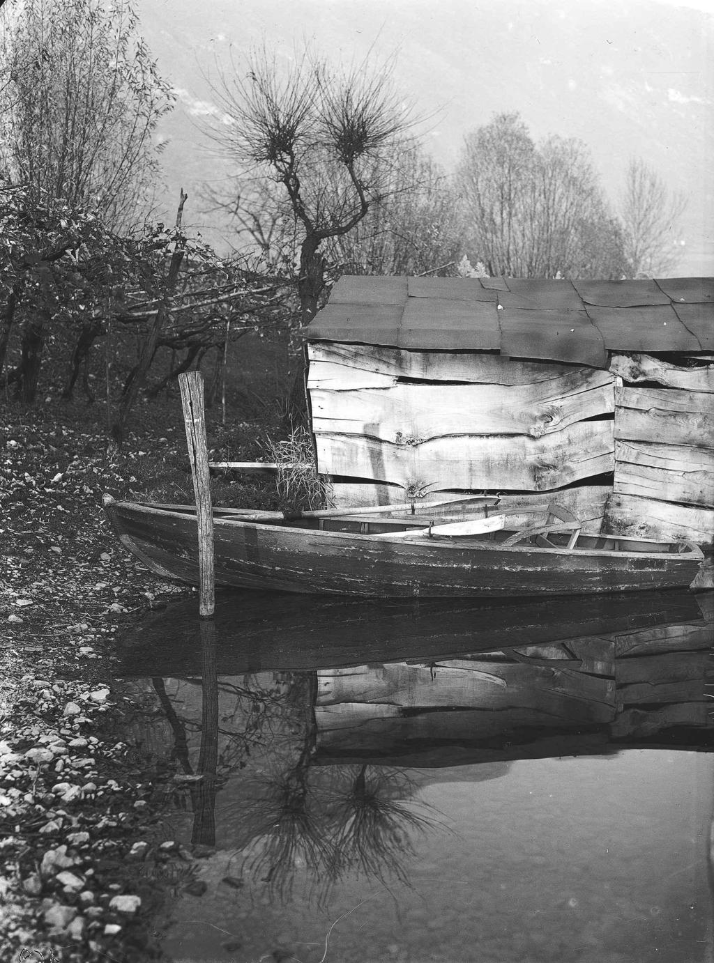 Barche Attraccate · Historify