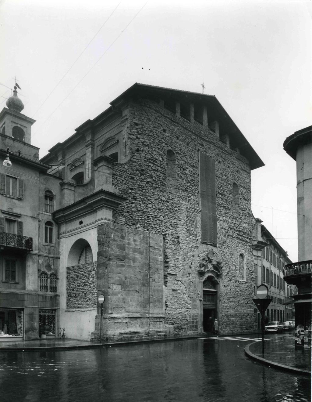 Pioggia Su Chiesa Santo Spirito · Historify