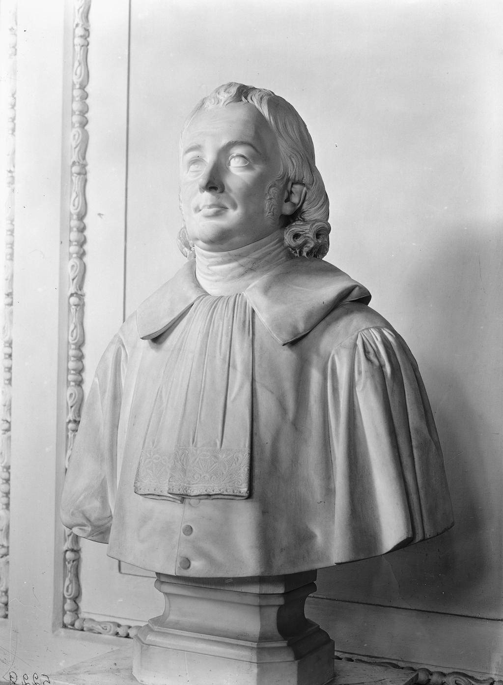 Busto · Historify