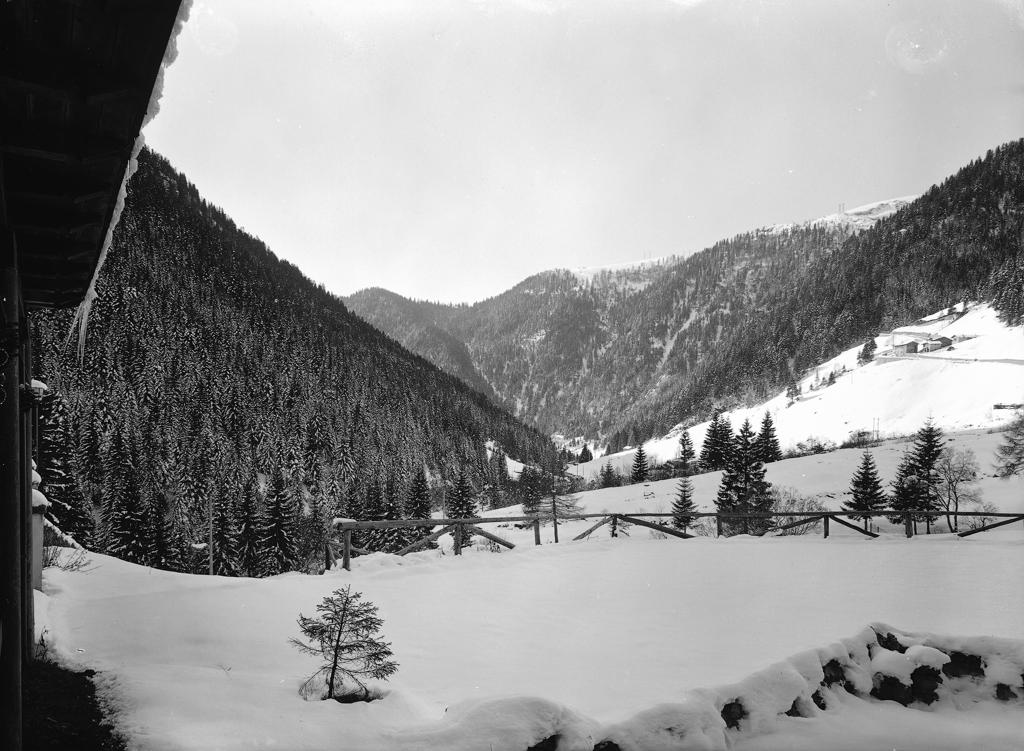 Paesaggio Montano Invernale · Historify