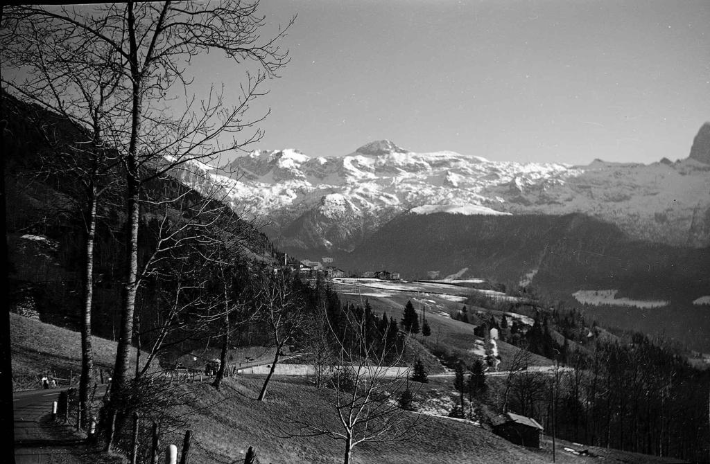 Vista sulle montagne innevate · Historify