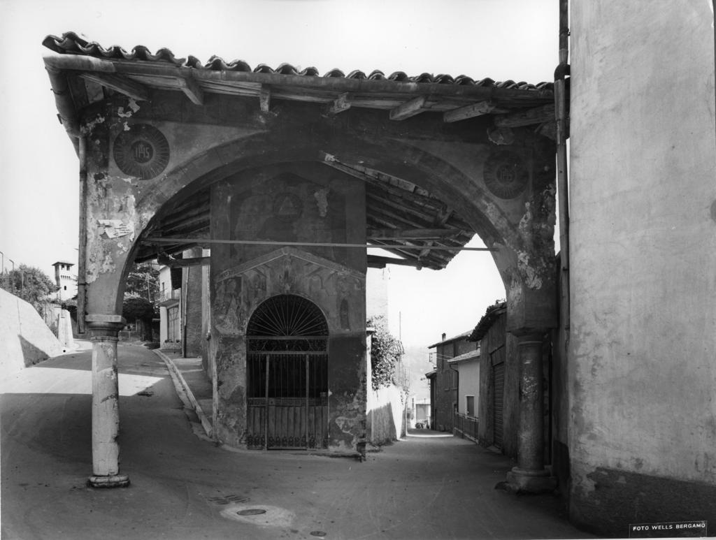 Vicoli Di Paese · Historify