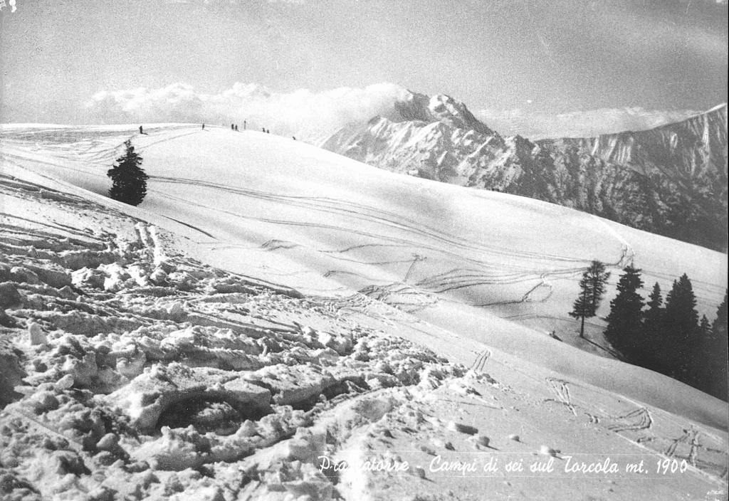 Neve In Montagna · Historify