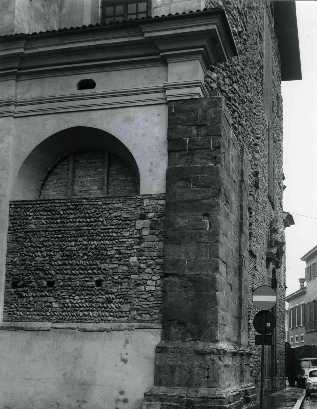 Vista Laterale Chiesa Di Santo Spirito · Historify