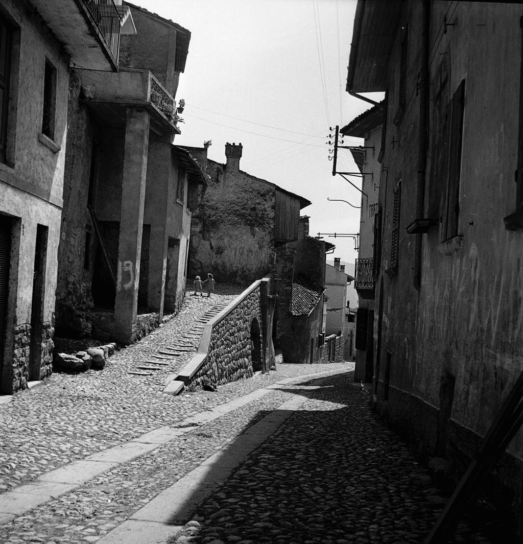 Mano per la mano · Historify