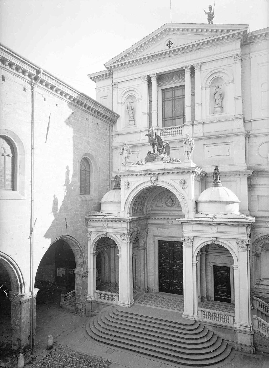 Duomo Sant'Alessandro · Historify