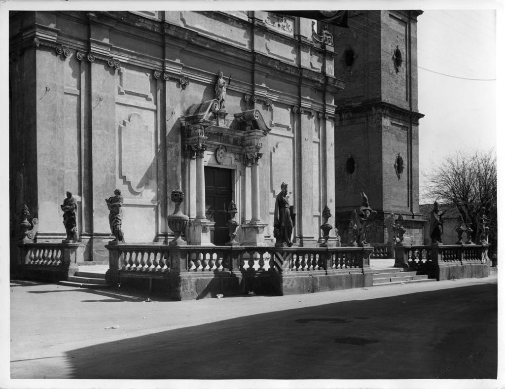 Portone Chiesa di San Giovanni Battista · Historify
