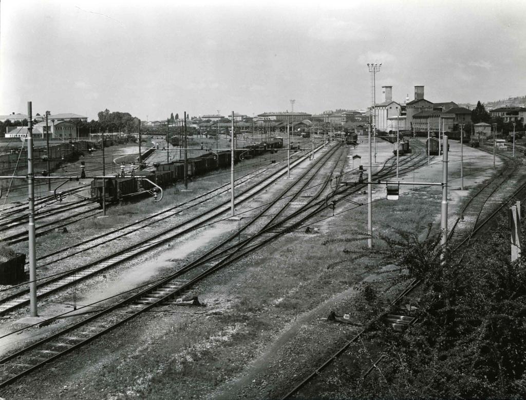 Treni In Movimento · Historify