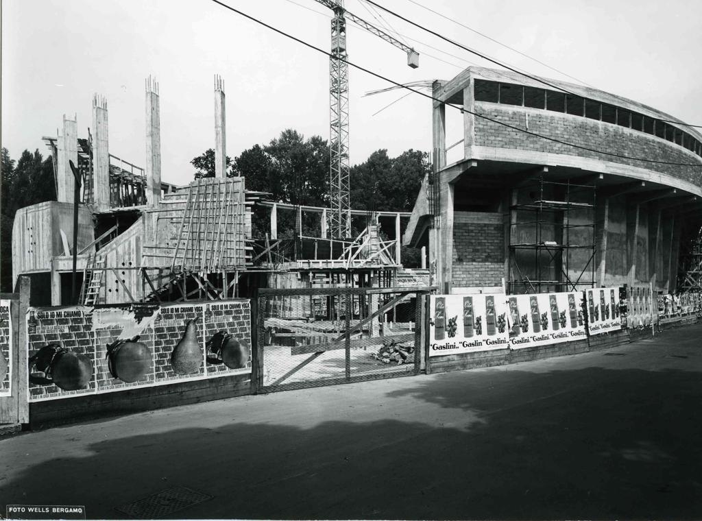 Costruzione In Corso · Historify