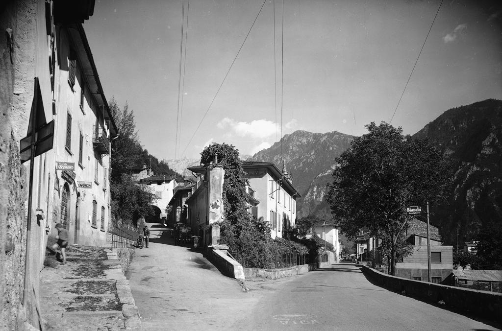Paesaggio – Montagne, Case · Historify