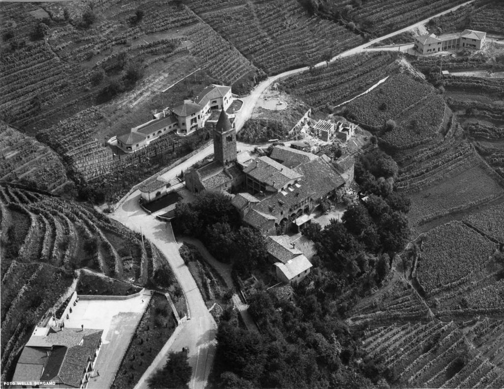 Vista dall'alto dell'Abbazia di Sant'Egidio · Historify