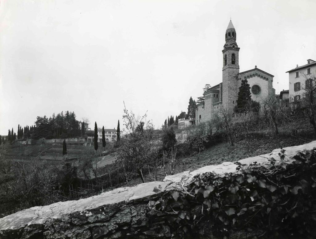 Vista Su Tempio Dei Caduti · Historify