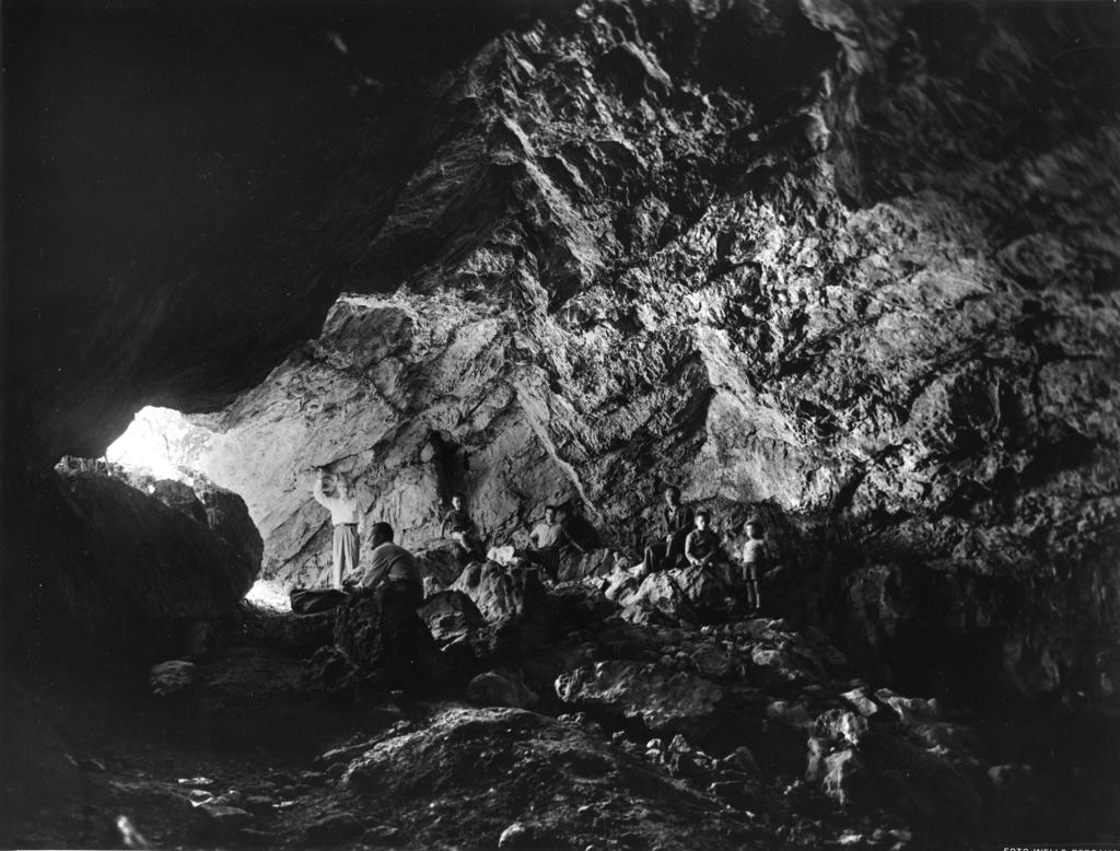 Grotte · Historify