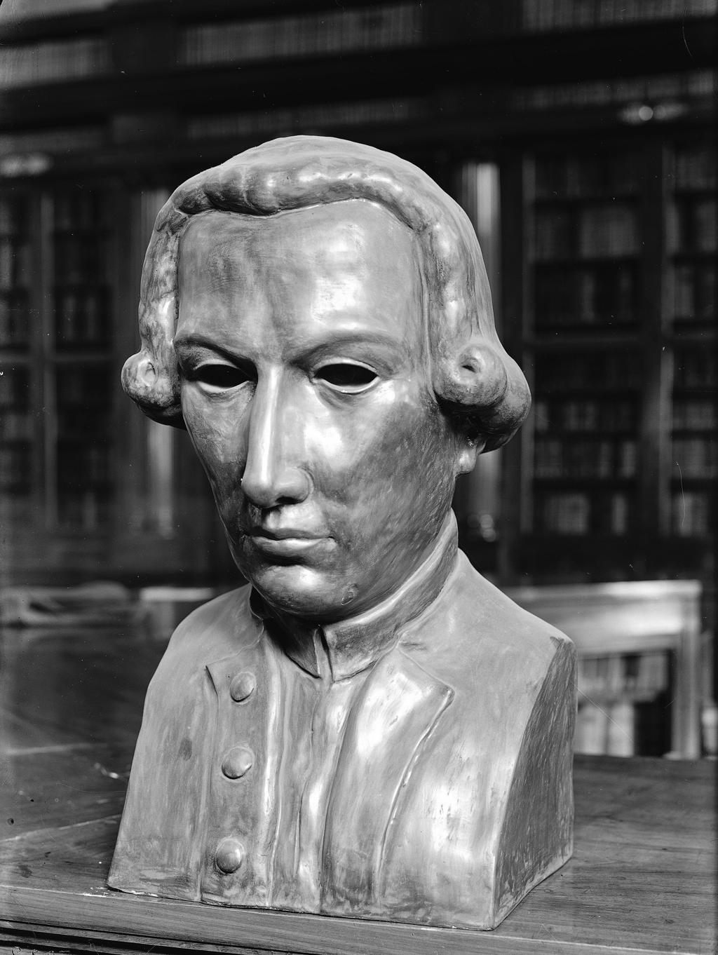 Biblioteca Angelo Mai · Historify