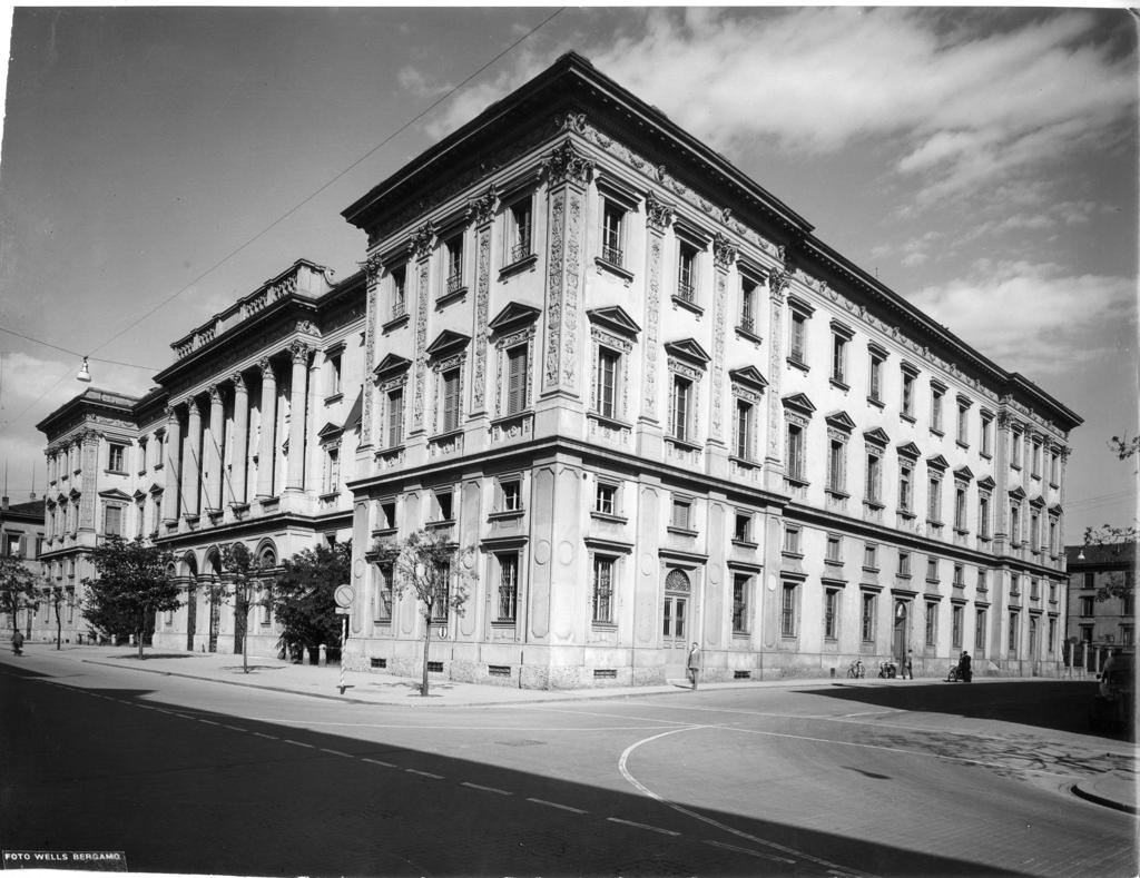 Palazzo della Provincia in Via Tasso · Historify