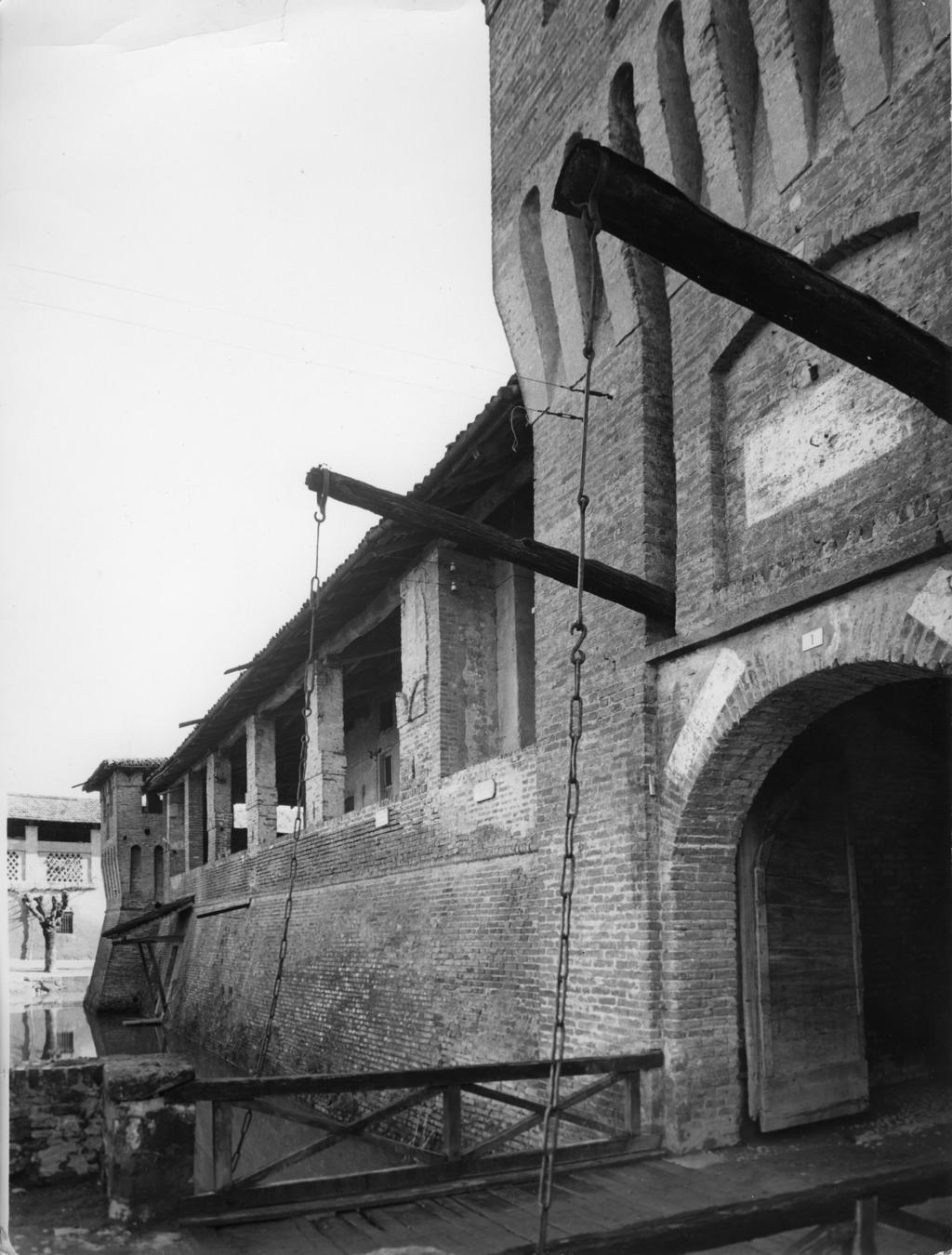 Ponte Levatoio Castello Pagazzano · Historify