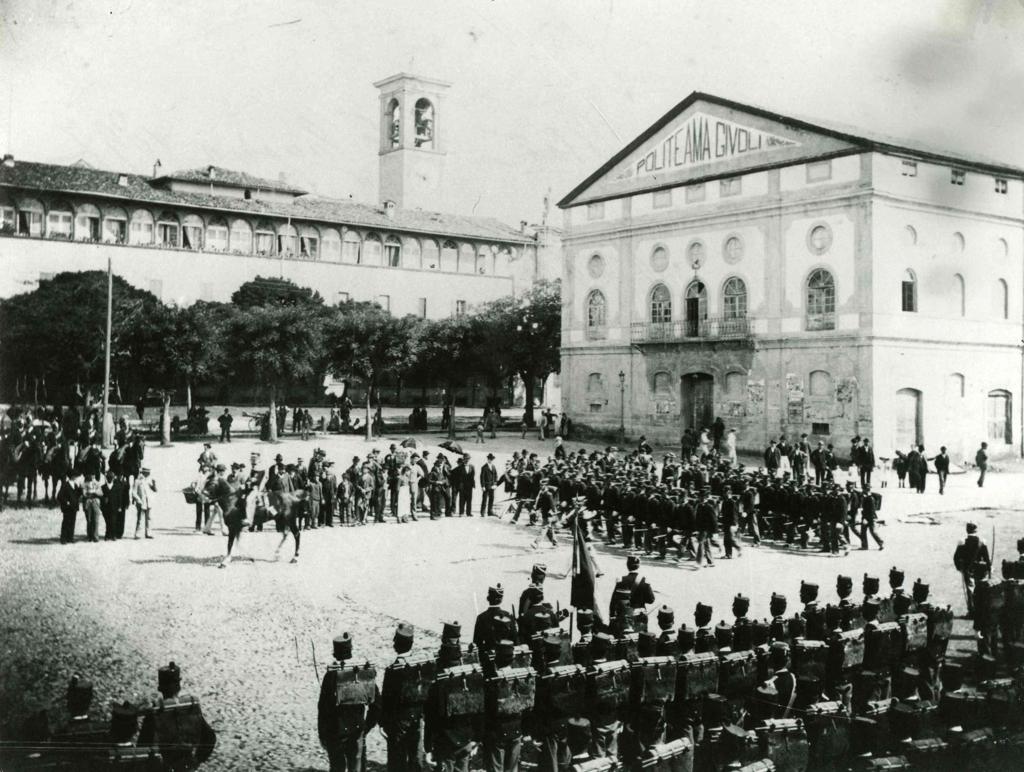 Parata In Corso · Historify