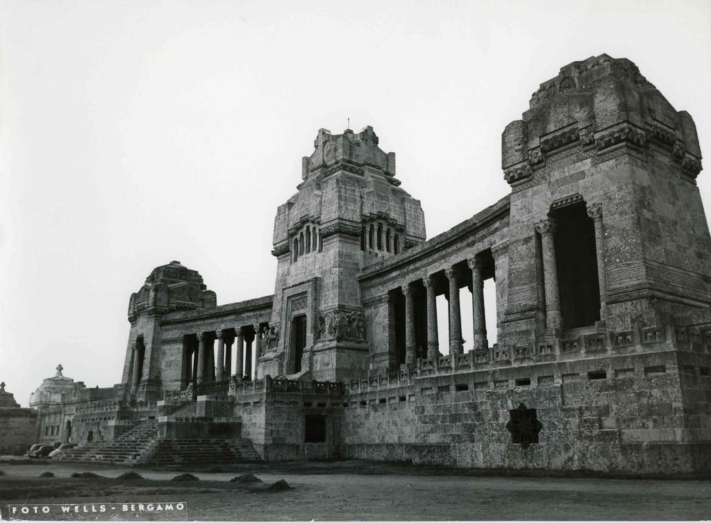 Cimitero Bergamo · Historify