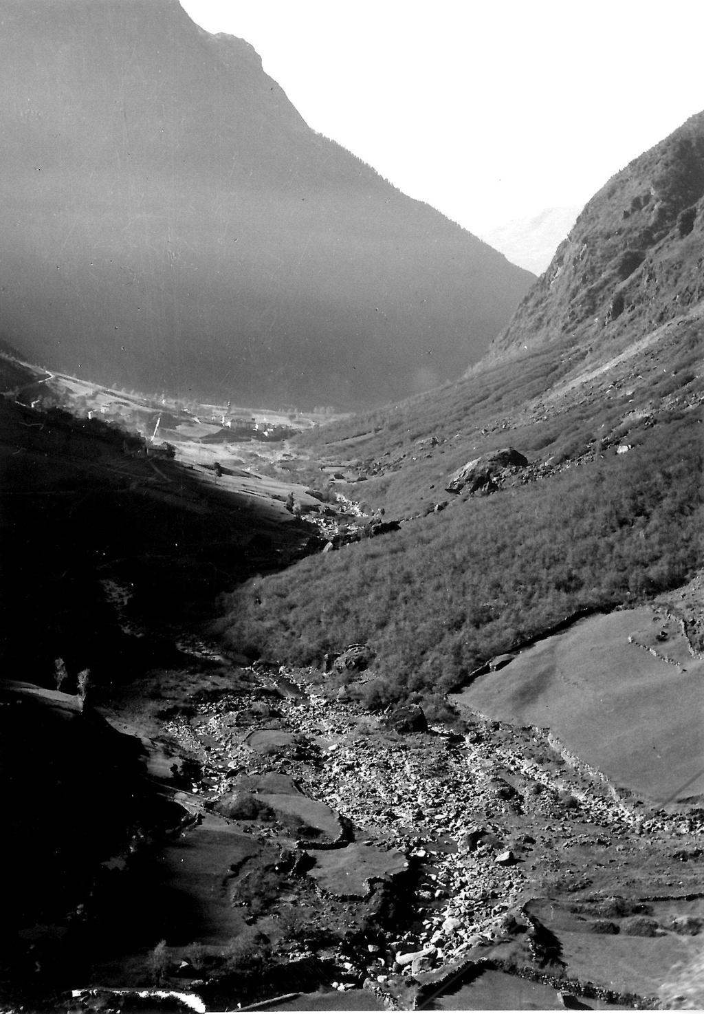 La discesa a valle, Valbondione · Historify