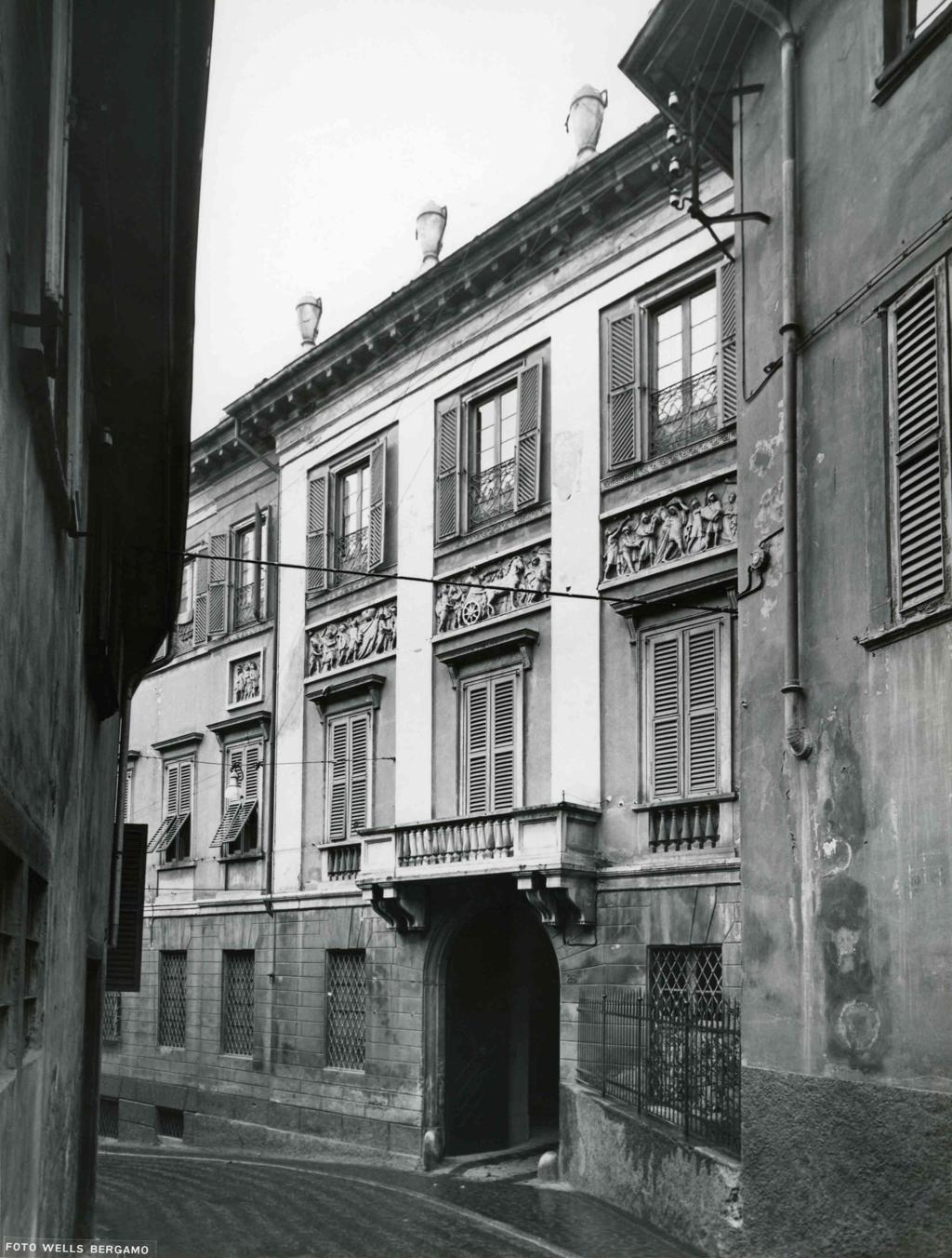 Facciata Palazzo · Historify