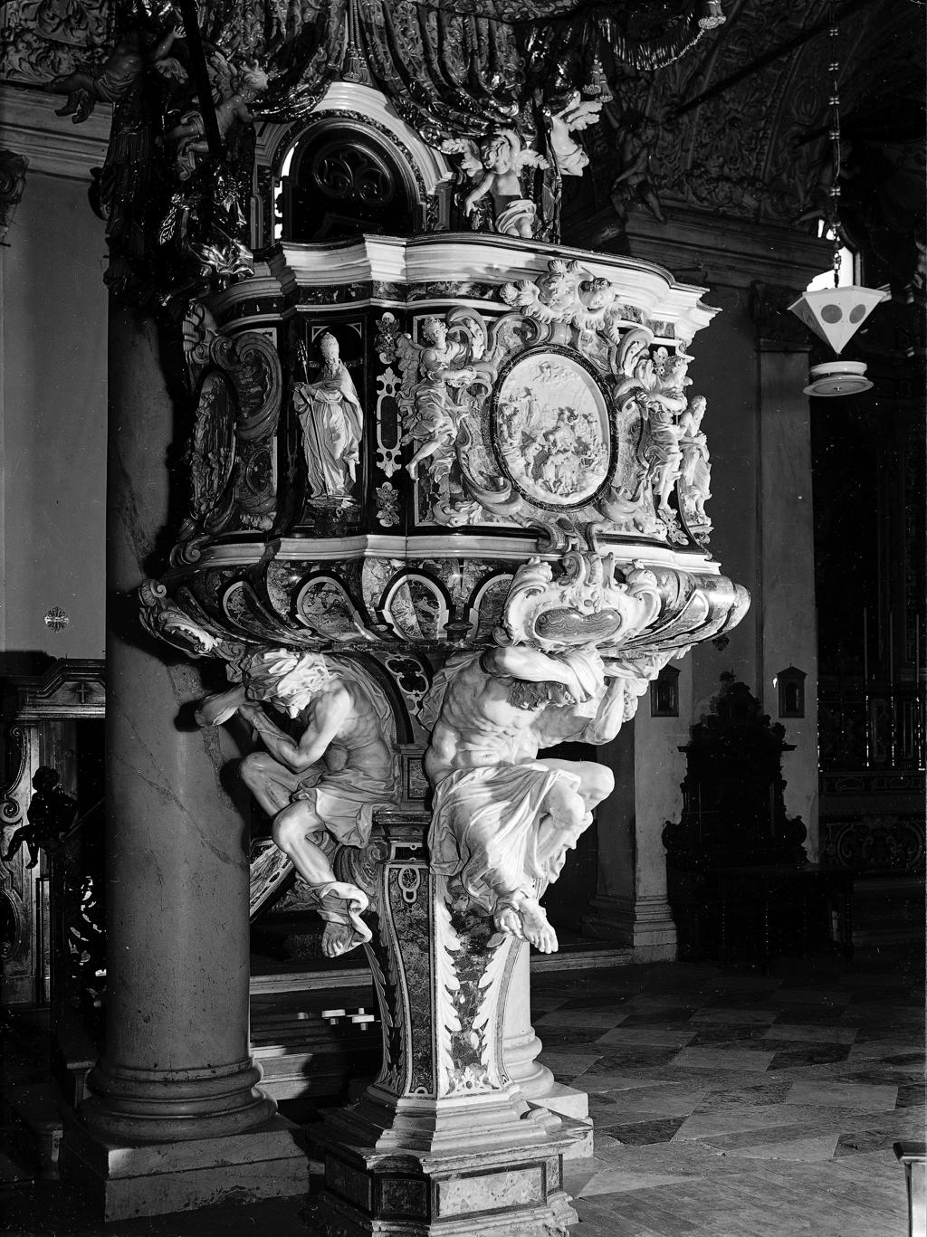 Pulpito  Chiesa S. Martino · Historify