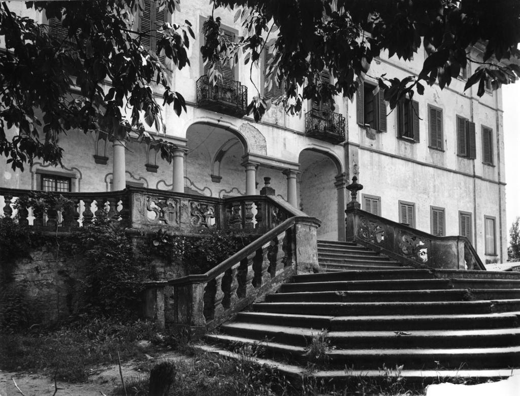 Villa Rotigni Riccardi A Carobbio Degli Angeli · Historify