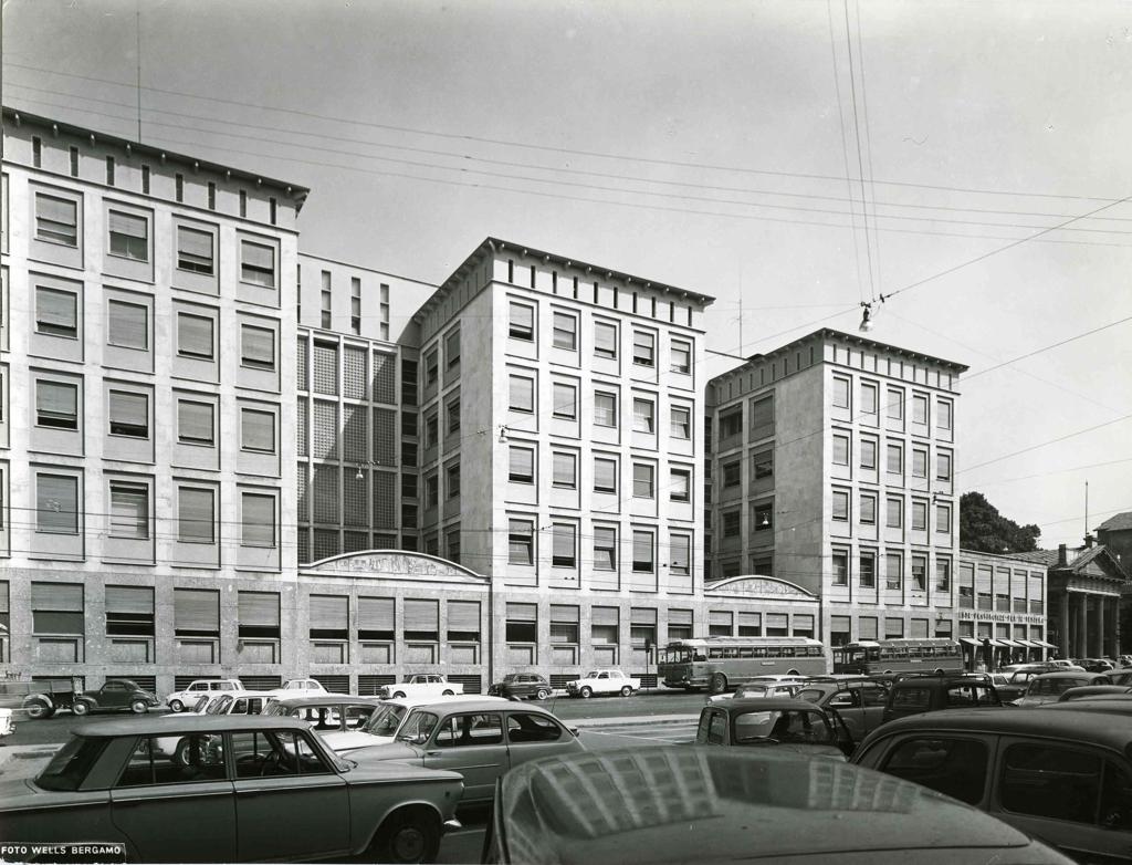 Palazzi comunali, Via Tiraboschi · Historify