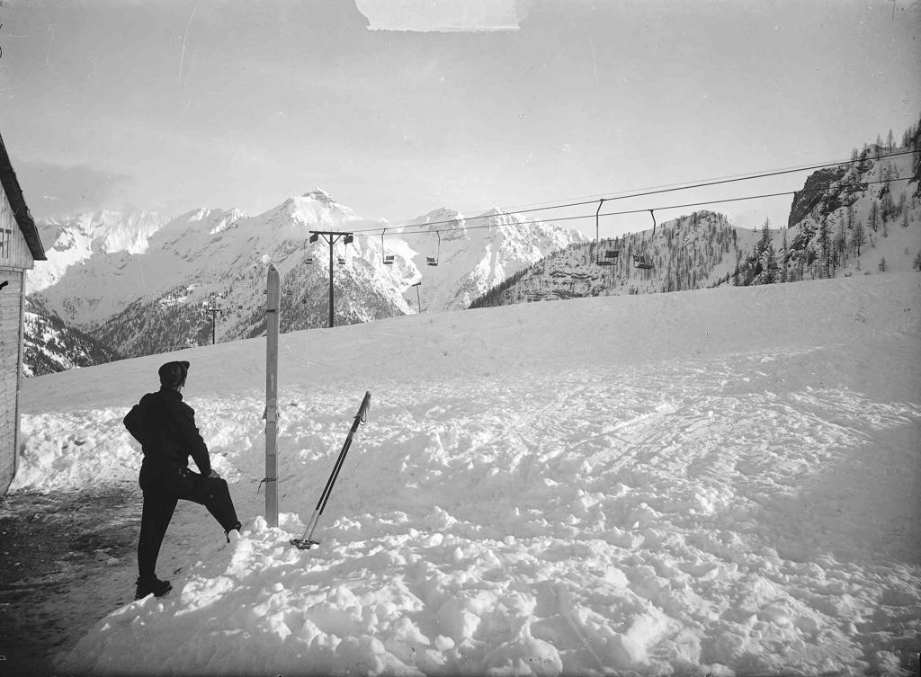 Guardando Le Montagne · Historify
