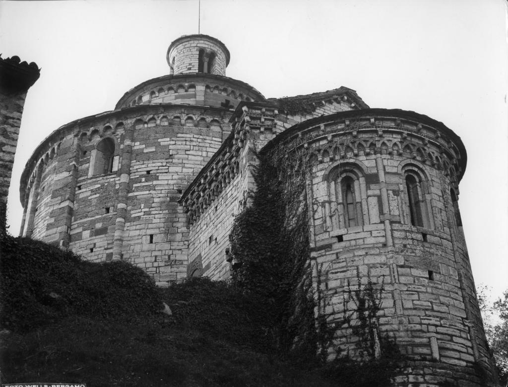 Particolare Della Rotonda Di San Tomè Di Almenno San Bartolomeo · Historify