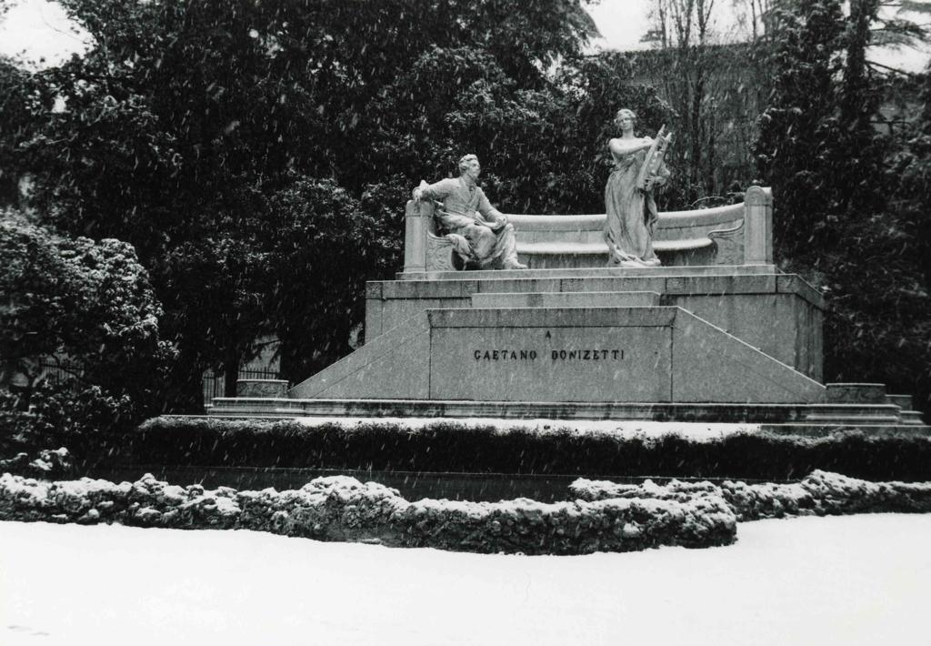Monumento A Gaetano Donizetti · Historify