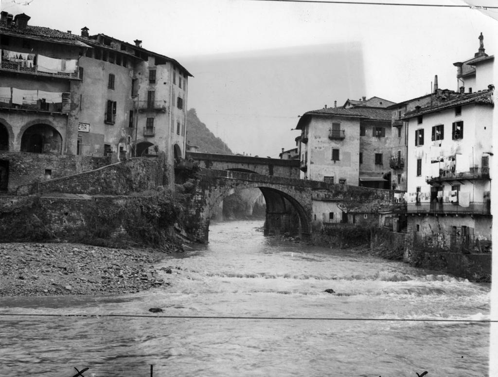 Ponti a San Giovanni Bianco · Historify
