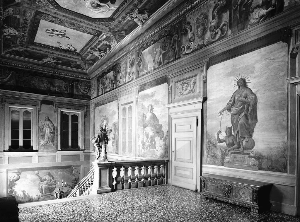 Soffitto Decorato Del Palazzo Moroni · Historify
