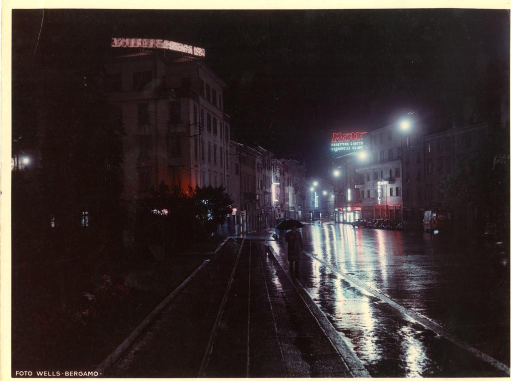 Le luci di via XX settembre · Historify