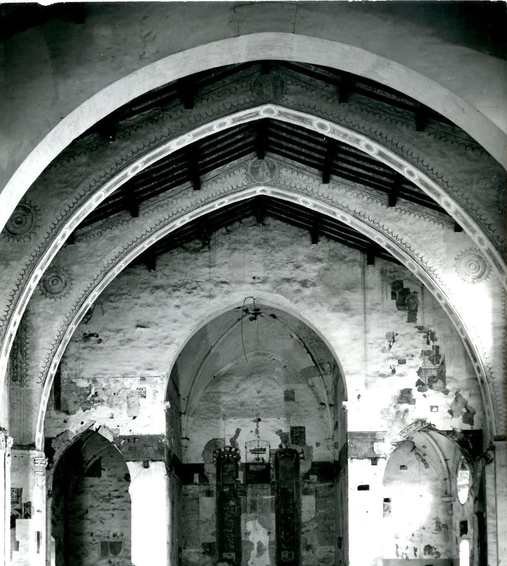 Interno della chiesa di Sant'Agostino · Historify