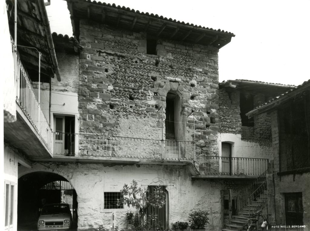 Villa di Serio · Historify