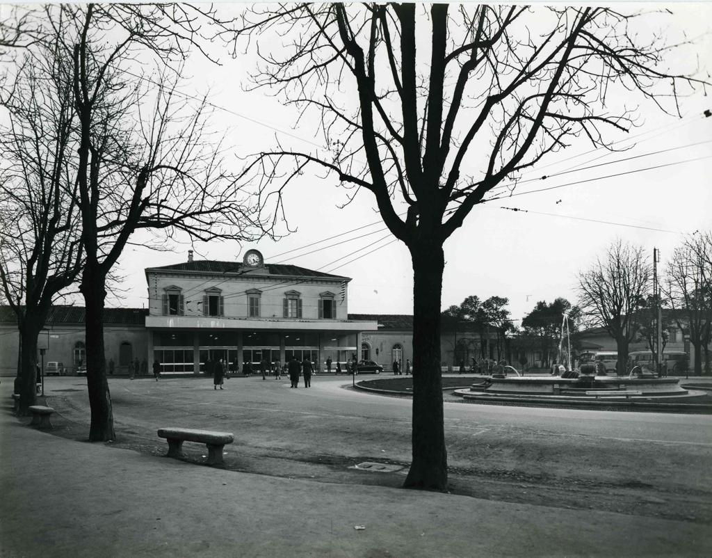Ingresso Stazione Ferroviaria · Historify