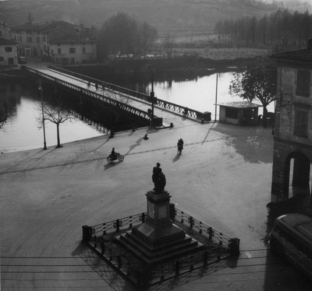 Sarnico, Ponte Verso Paratico · Historify