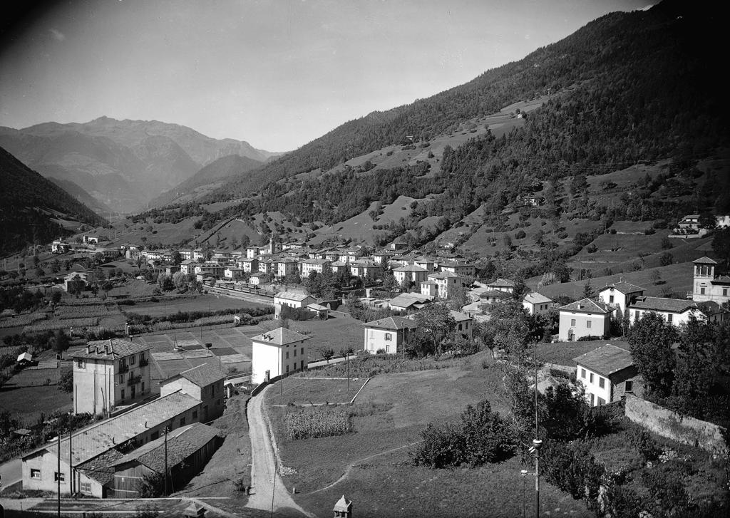 Paesaggio – Montagne, Case · Historify