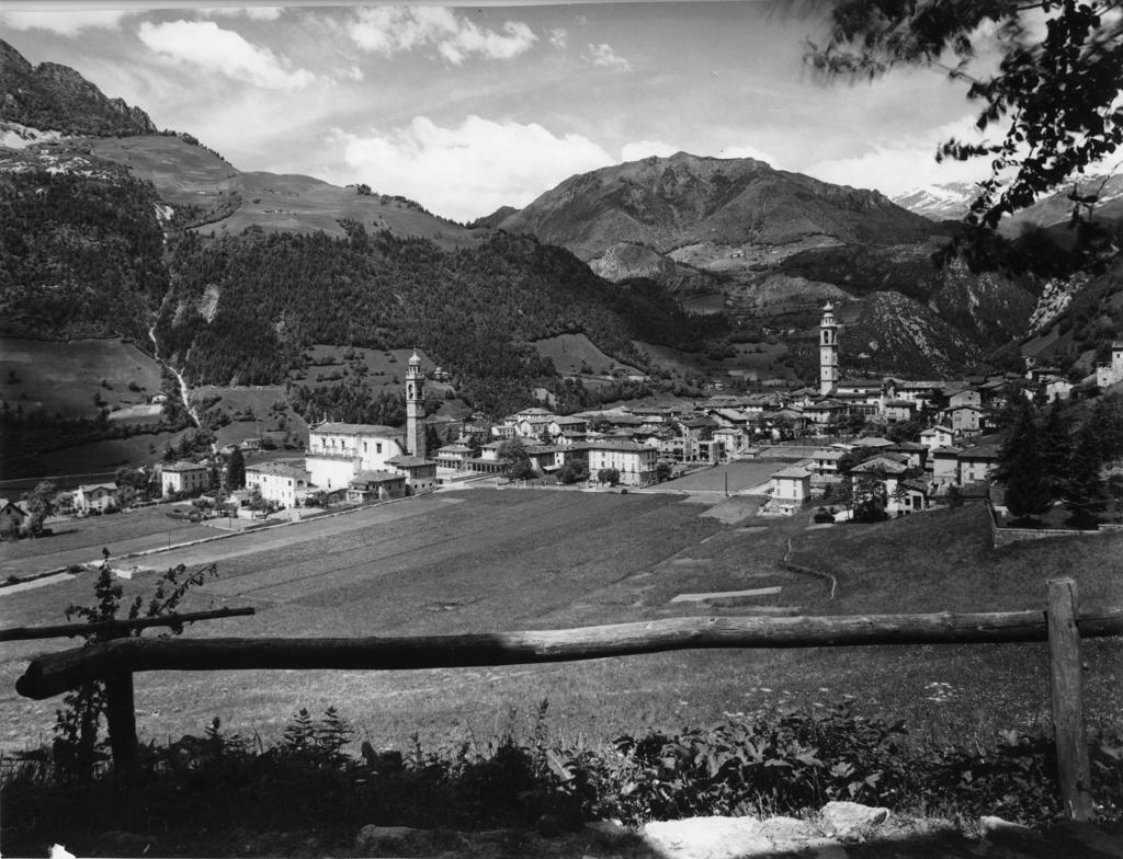 Vista su Ardesio · Historify