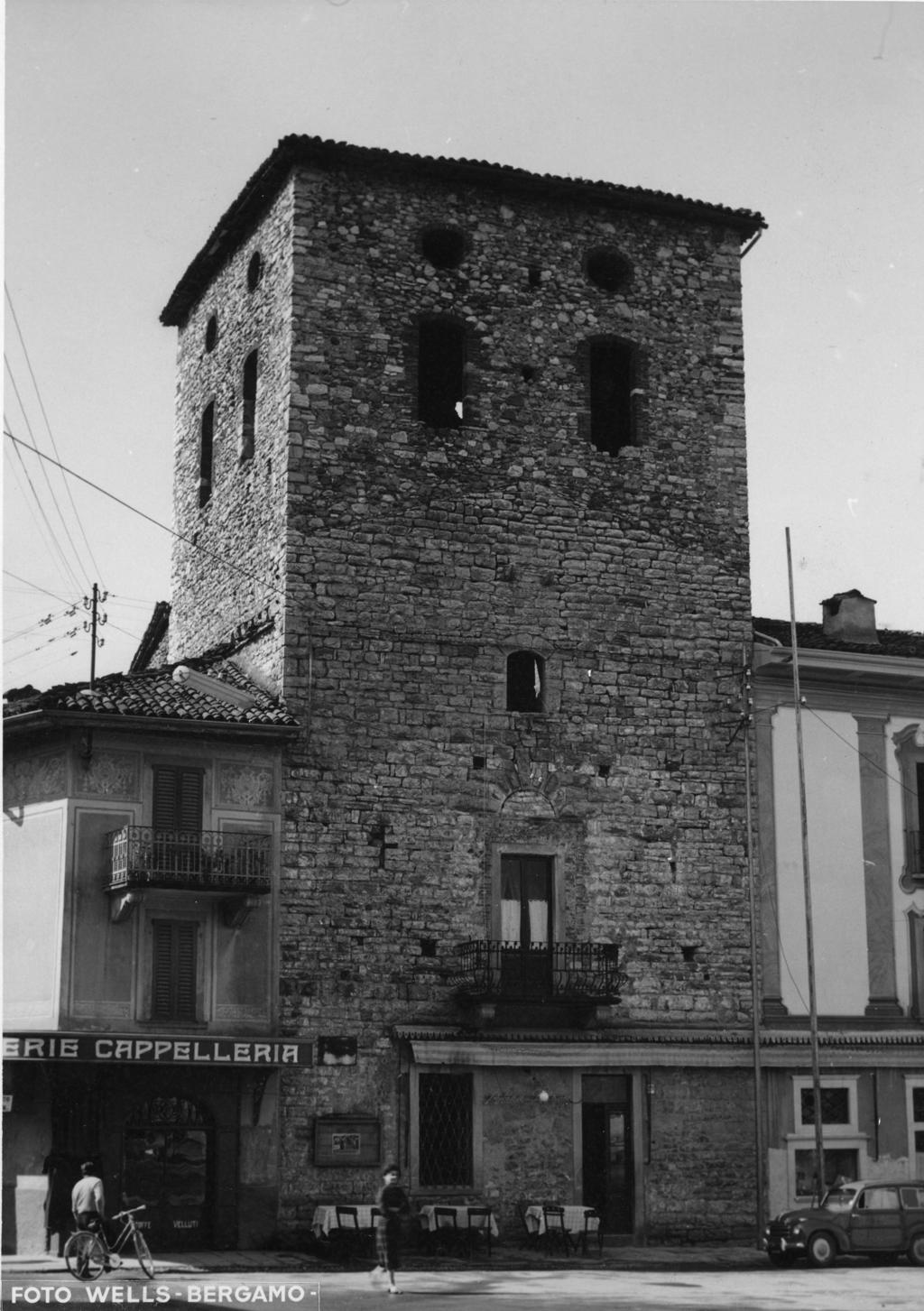 Torre Suardi · Historify