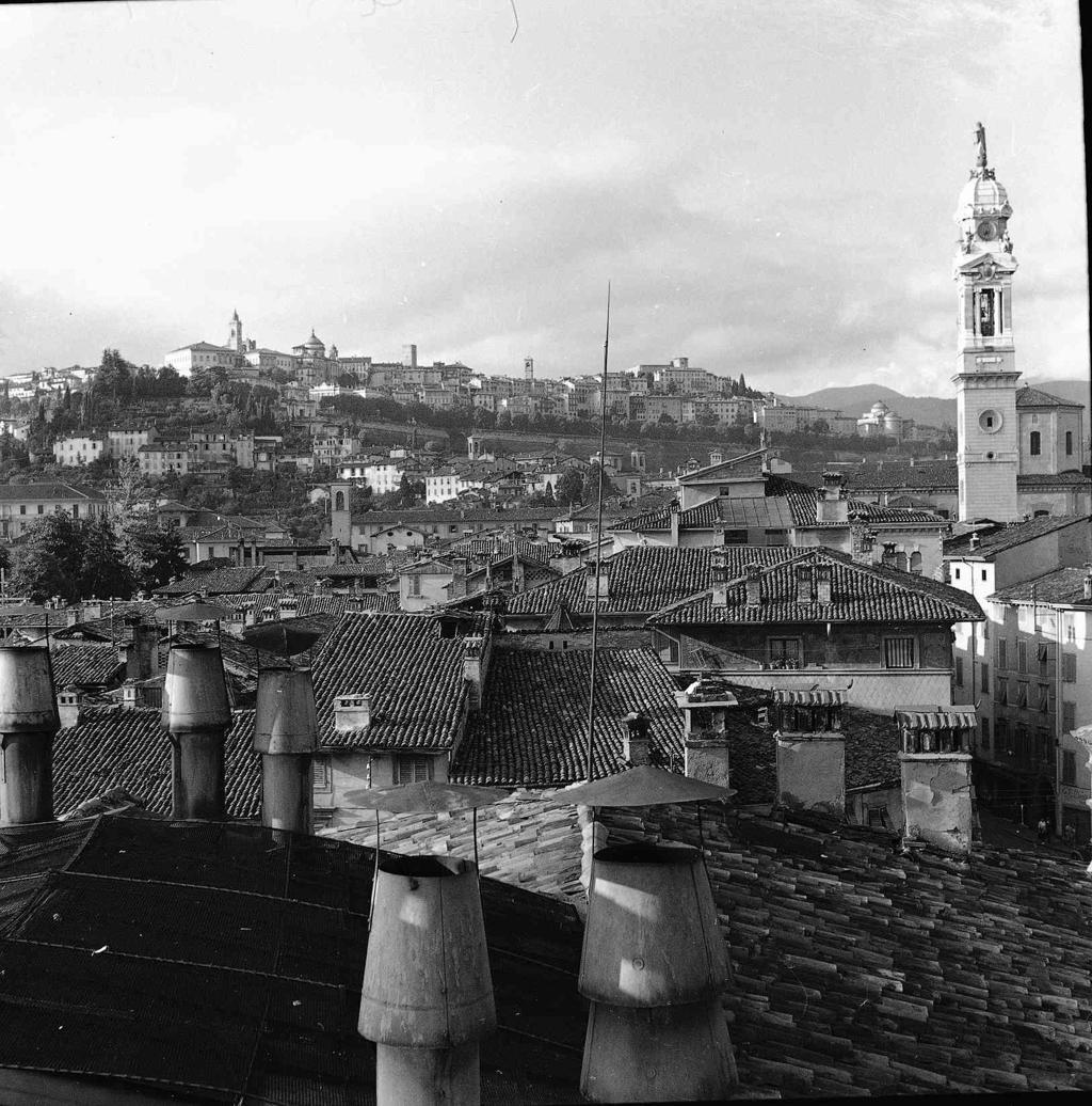 Vista Su Città Alta · Historify
