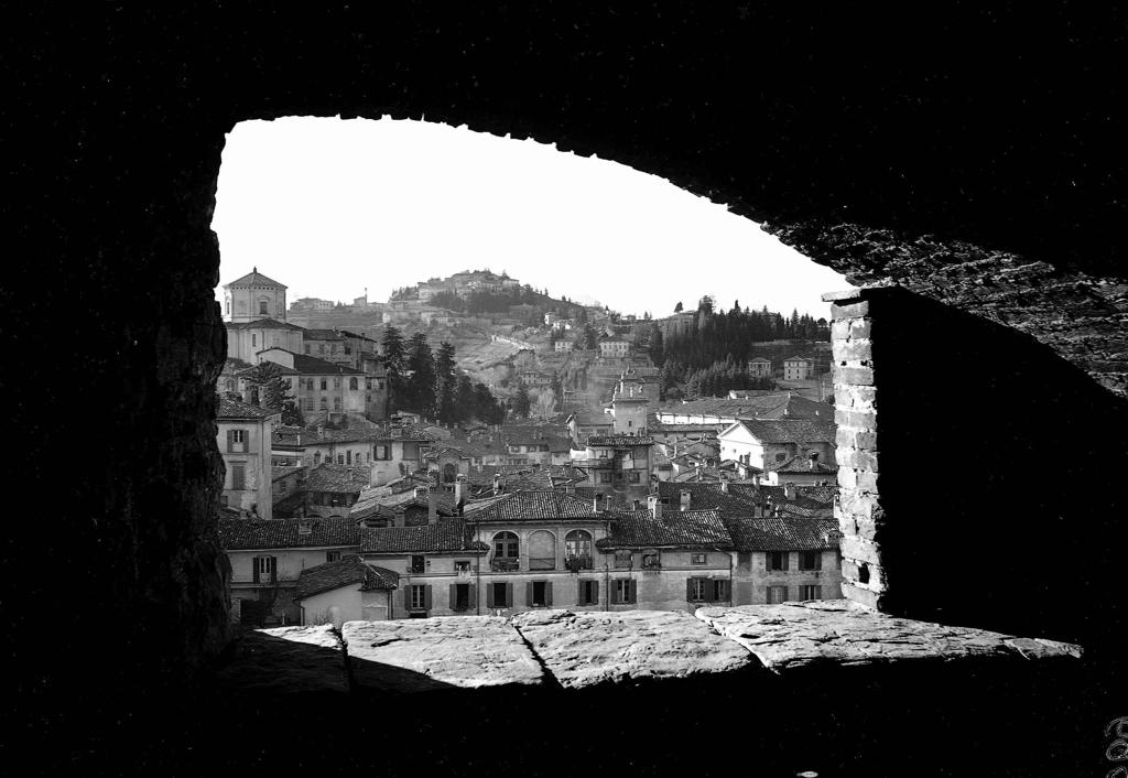 Scorcio Di Città · Historify