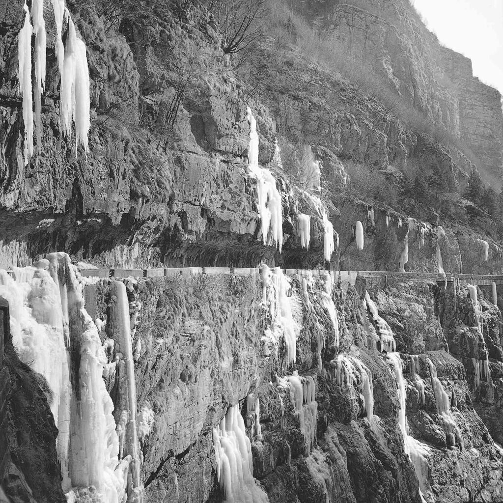 Strada tra stalattiti e rocce, Val di Scalve · Historify