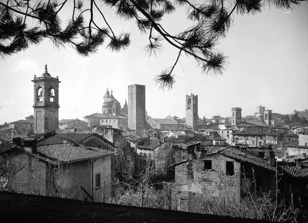 Campanili in prospettiva · Historify