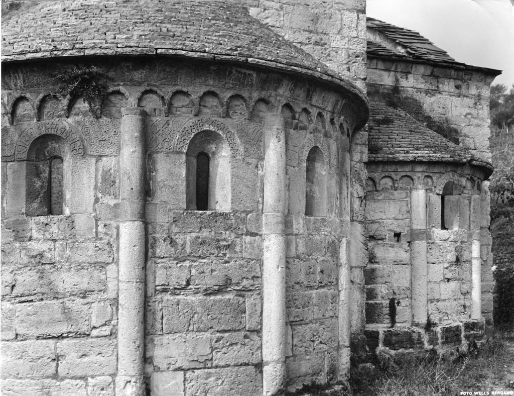 Particolare Della Rotonda Di San Tomè Di Almenno San Bartolomeo · Historify