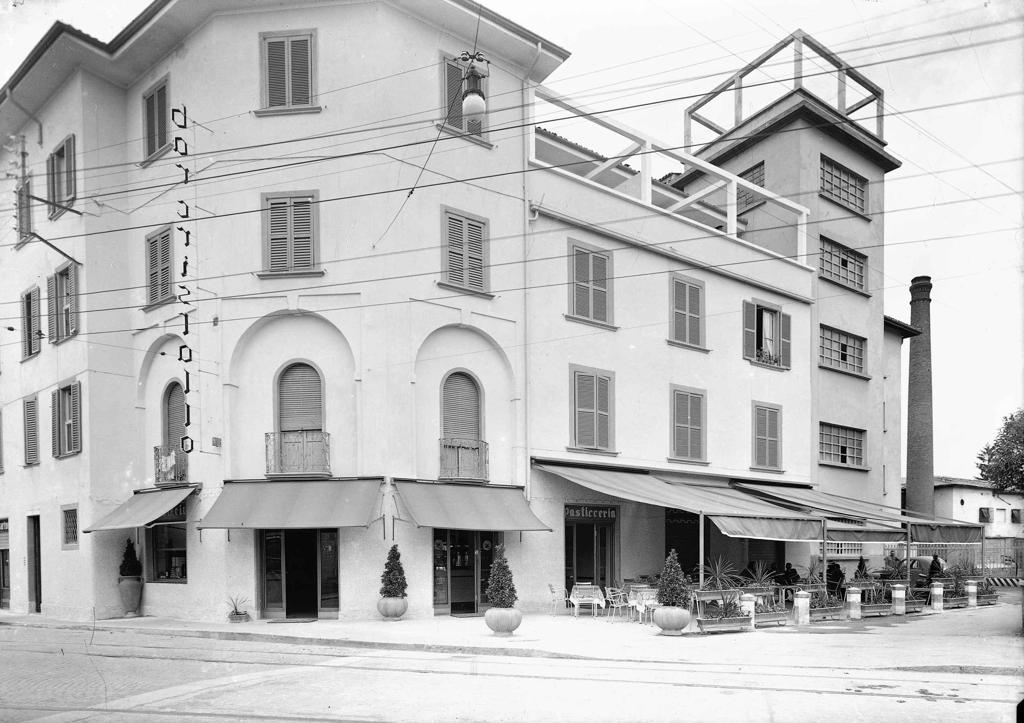 Bar Cristallo · Historify