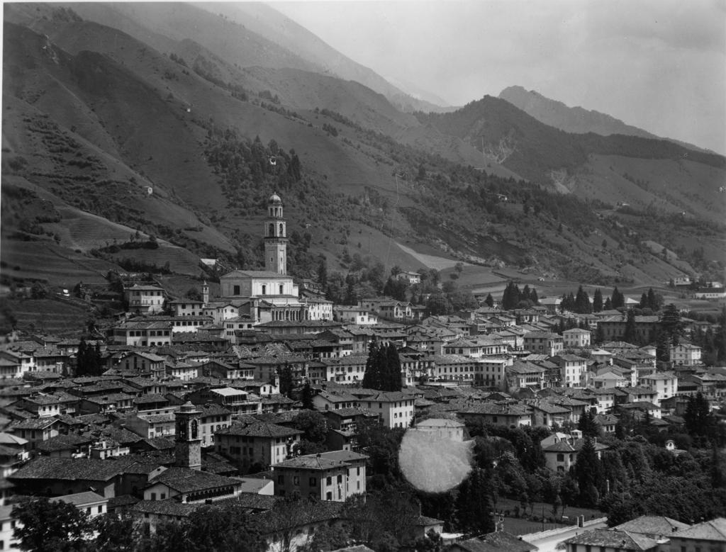 Vista sul centro urbano · Historify