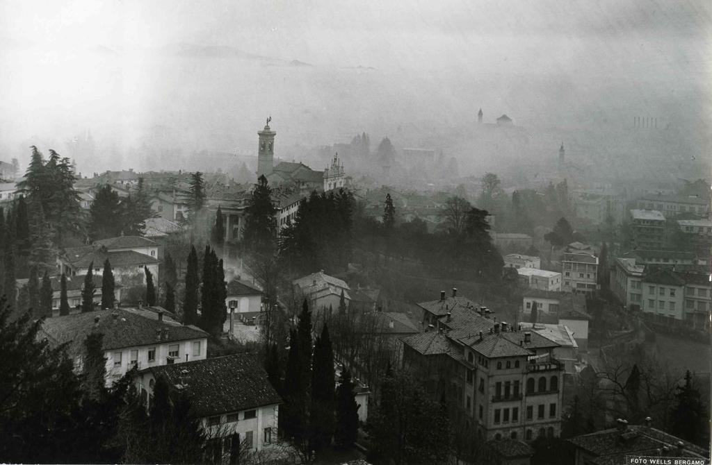 Bergamo avvolta nella nebbia · Historify