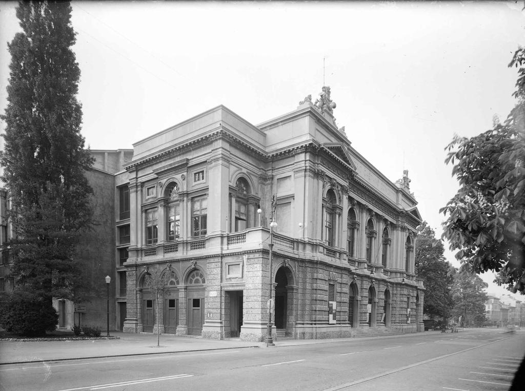 Teatro Donizetti · Historify