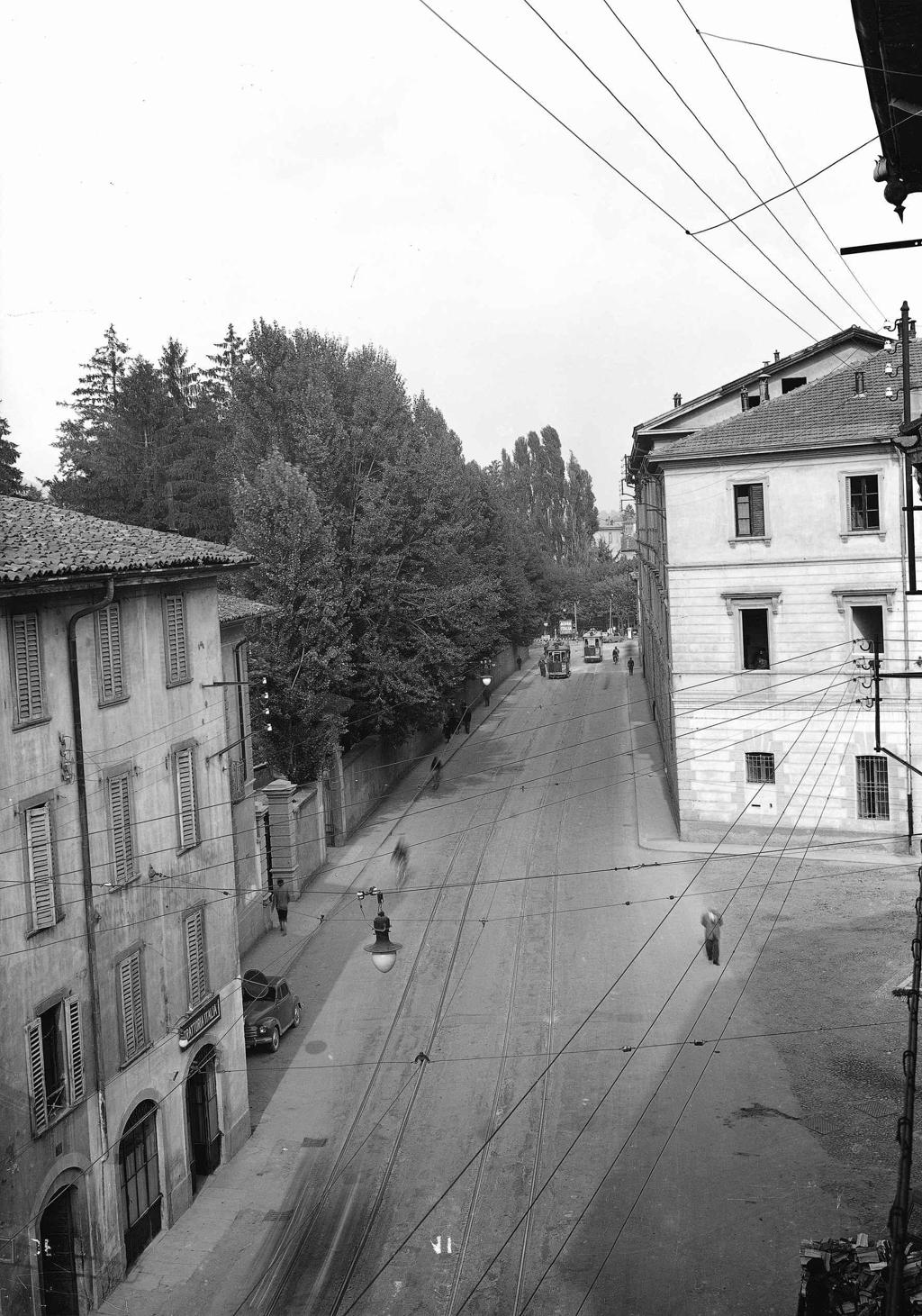 Paesaggio Urbano – Rotaie Del Tram · Historify